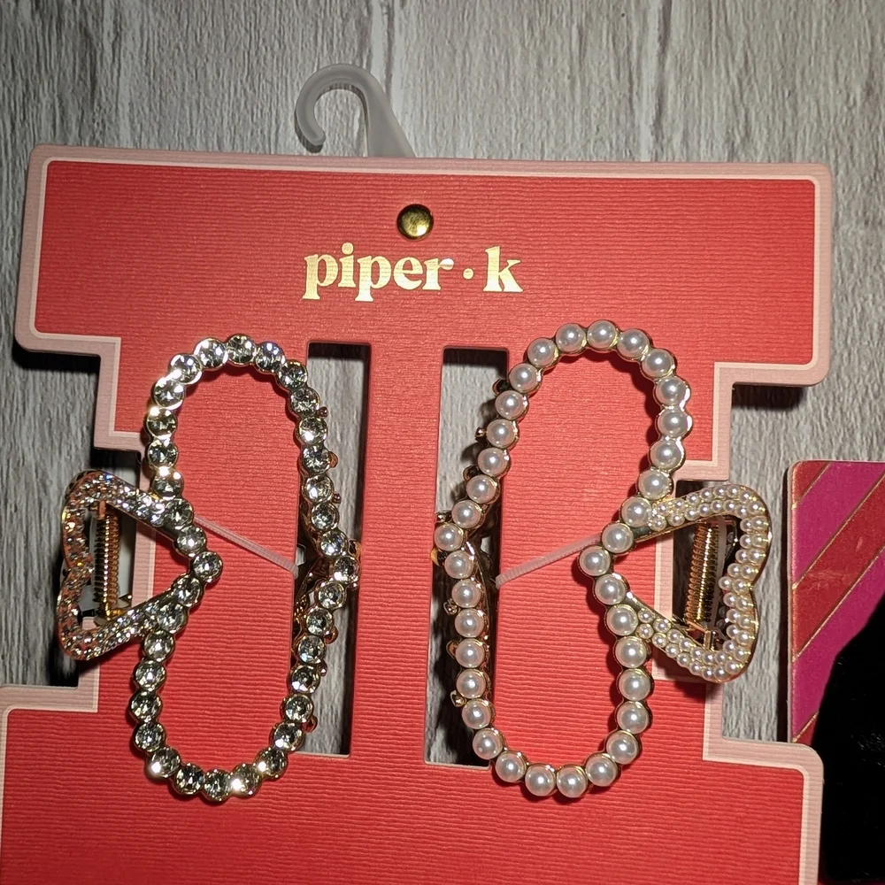 Piper K Hair Clips and Santa Bow Set ***NWT***. Santa Clip Is Removable